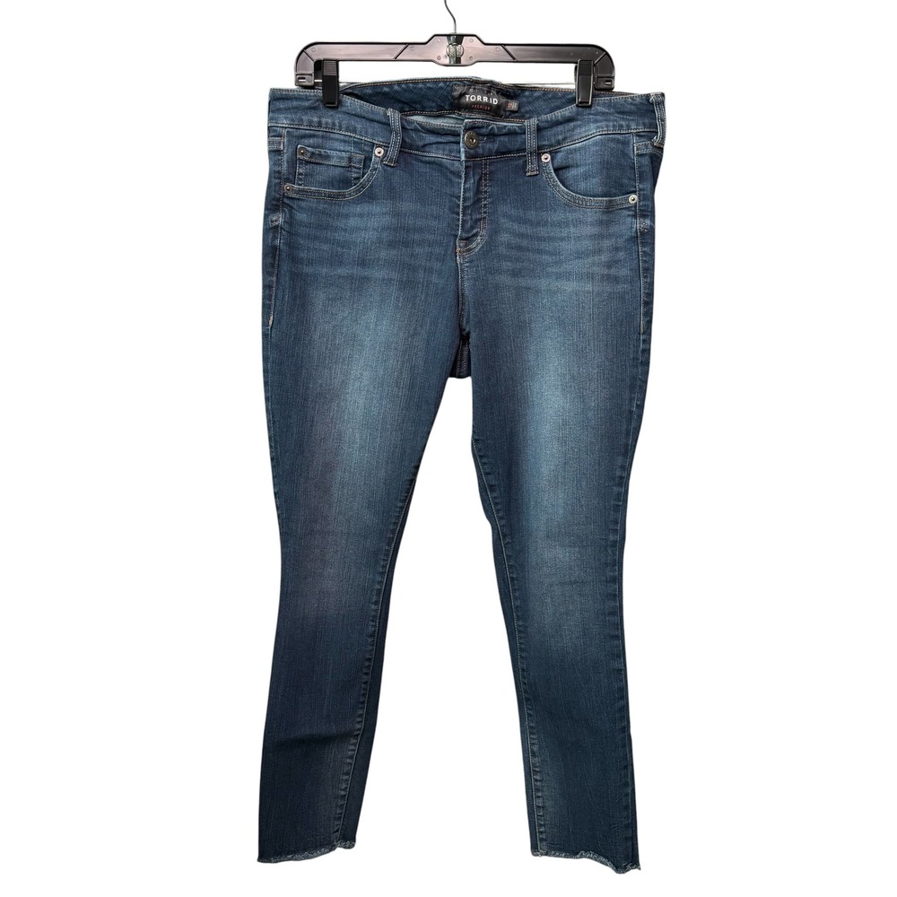 Torrid Boyfriend Jeans Womens Blue Frayed Hem‎ Stretch Denim Casual 12